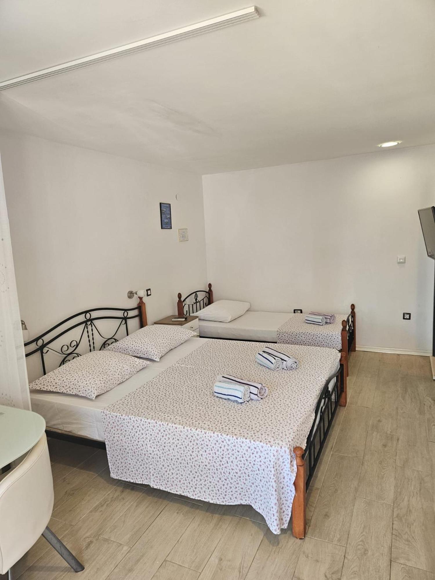 Apartment Gabi Omis